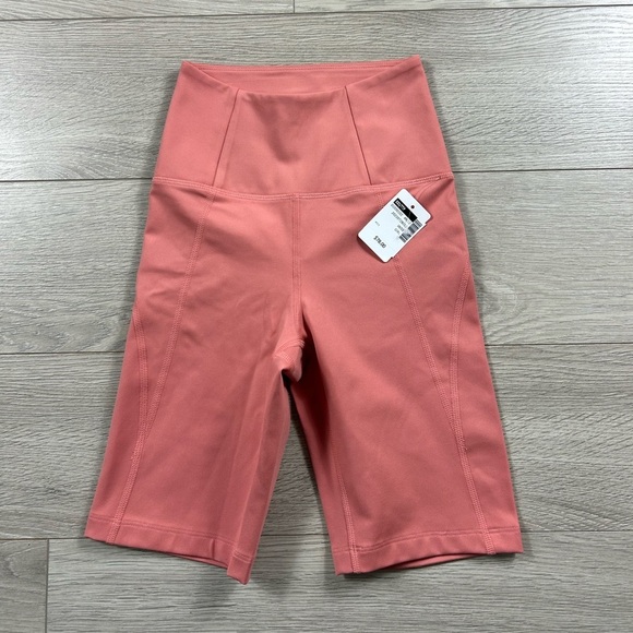 GIRLFRIEND COLLECTIVE High-Rise Bike Shorts in Primrose - Picture 5 of 13